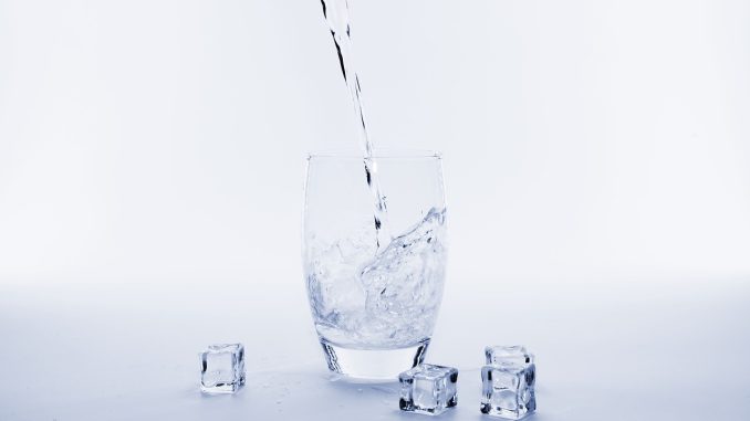 Mit einem Wasserfilter und viel Trinken im Museum